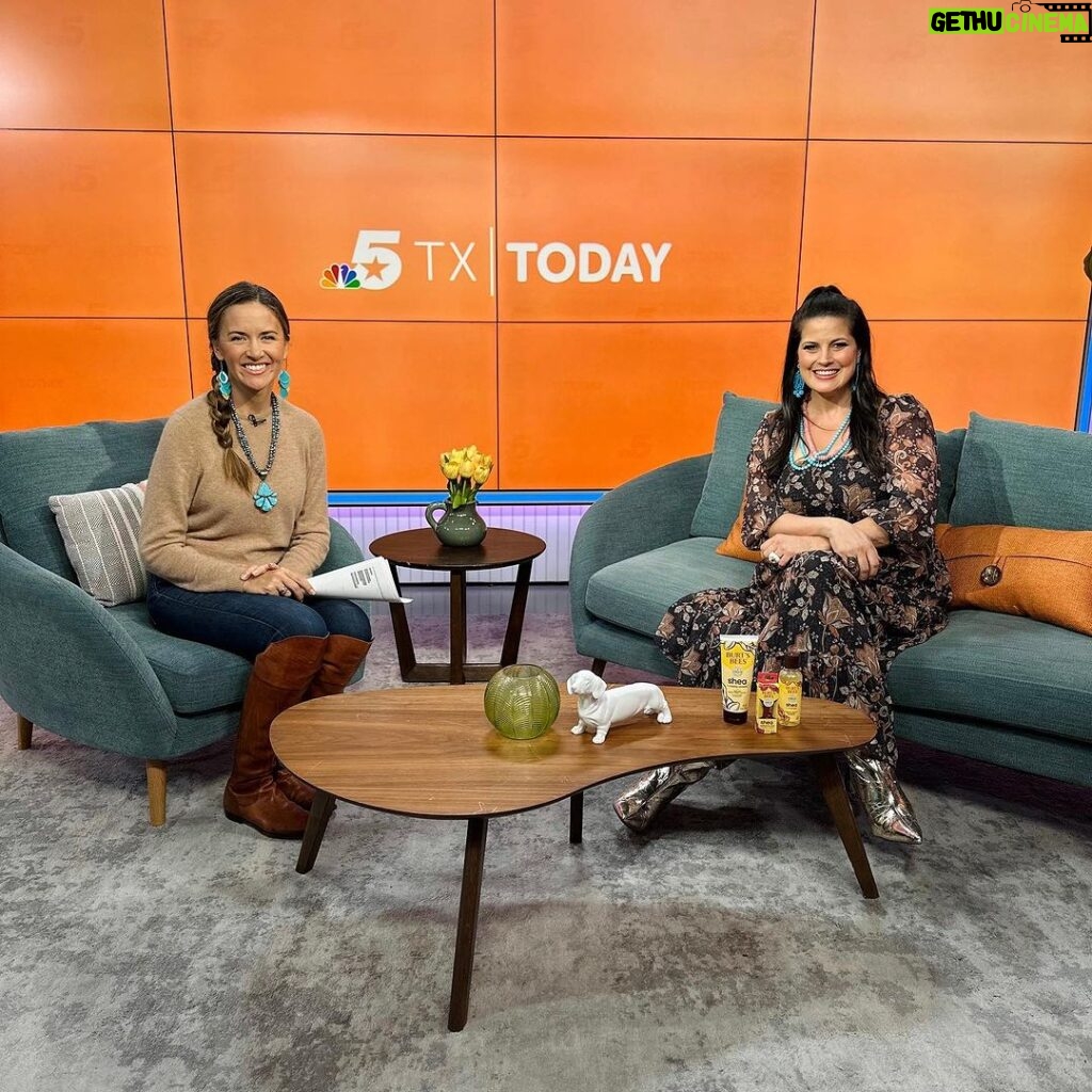 Dawn McCoy Instagram - Heyyyy, y’all. Texas friends & family, tune in - or set your DVRs for tomorrow, Wednesday, 1/10 - to @NBCTexasToday at 11:30am on NBC 5 to see my “Off-The-Beaten-Path Self-Care Getaways” segment with @kristindickersontv, featuring destinations that help you relax, rest and recharge as we stroll into this new year, filled with promise. I’ll be sharing: • @theresortatpawsup in majestic Montana • @belmondelencanto in beautiful Santa Barbara • The HeyDay - a @lodgewell property we just recently stayed at in Austin • a desert escape in Palm Desert with @shopelpaseo • and, even a self-care staycation you can enjoy right at home, featuring a bevy of @burtsbees products to help you get into a self-care practice right at the start of 2024. I’m SO excited to share these take-care-of-you tips with you - and, as always, love getting to see my oh-so-warm @NBCtexasToday fam! It’s always fun with those guys! #DawnsDestinations My necklaces c/o @kateswaildesigns Dallas, Texas