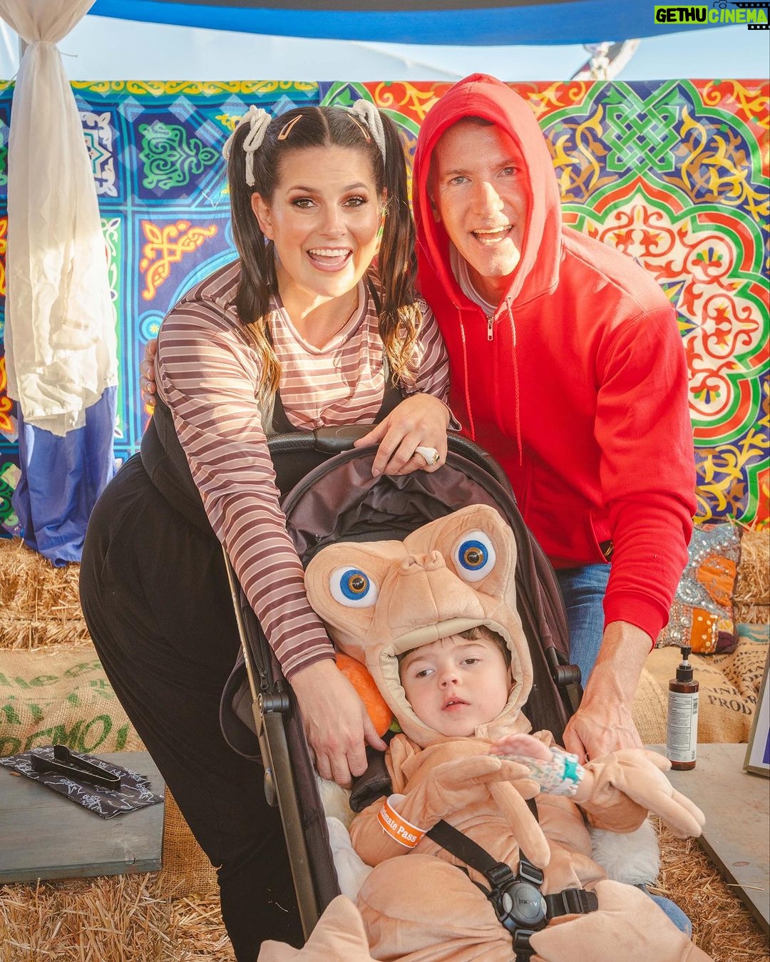 Dawn McCoy Instagram - Elliott, Gertie & ET at @MrBones. “You could be happy here. I could take care of you. I wouldn't let anybody hurt you. We could grow up together, E.T.”💔 And we will.❤️❤️❤️ #TeamWaylonMcCoy #JusticeForWaylon #LovingWayFoundation 📷: @andrewcabral_photography Mr. Bones Pumpkin Patch