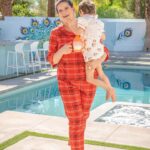 Dawn McCoy Instagram - Day-to-night Santa Mama 🎅🏼… in @TrinaTurk at @splashofink_ps .🎅🏼❤️🎄 📷: @andrewcabral_photography Hair: @happychick.tribe Palm Springs, California