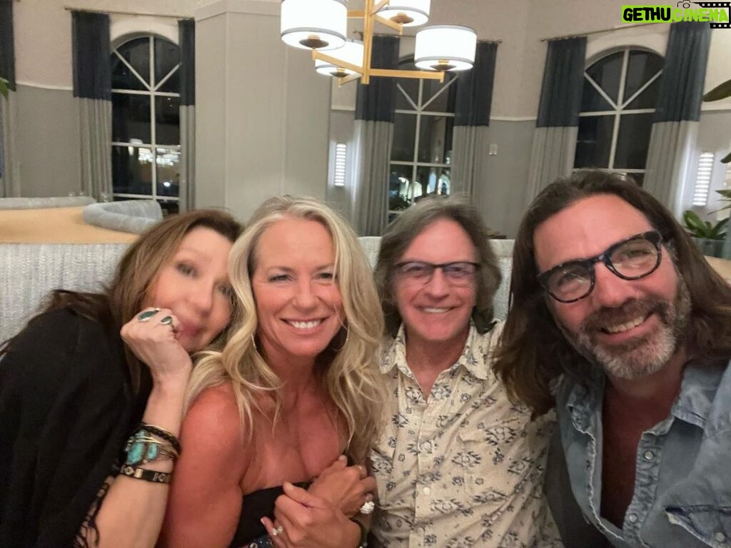 Deana Carter Instagram - This bunch is trouble & having a ball! 💞❤️💞❤️ We love getting some QT with @matracaberg & @jeff_hanna_ngdb SO much love! #palmcoastsongwriterfestival Delfinos Fine Italian Restaurant