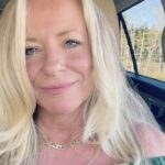 Deana Carter Instagram - #TGIF and hope everyone’s well! We will resume TGIF-isodes next week :-) We are adventuring in Jackson Hole & loving this beautiful #fall season. Y’all have a great weekend :-)❤️ Jackson Hole, WY