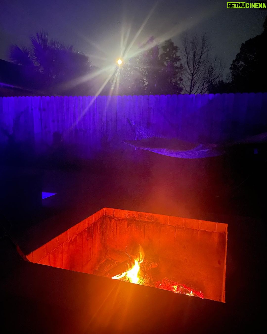 Deana Carter Instagram - Beautiful #Saturday evening with the fire 🔥 & #fullmoon 🥰 Great first weekend 2023! Hope y’all are having a good one! ❤️