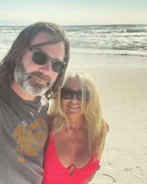Deana Carter Instagram - Such an AMAZING Birthday today!! #THANKYOU from the bottom of my heart for all the love and well wishes! I am sending them right back to you for a beautiful 2023. ❤️ We are all so very blessed and I so appreciate all the love! Thanks to Jim and my entire family for a great day today. Amazing how life just keeps getting better!🙌🏻💝