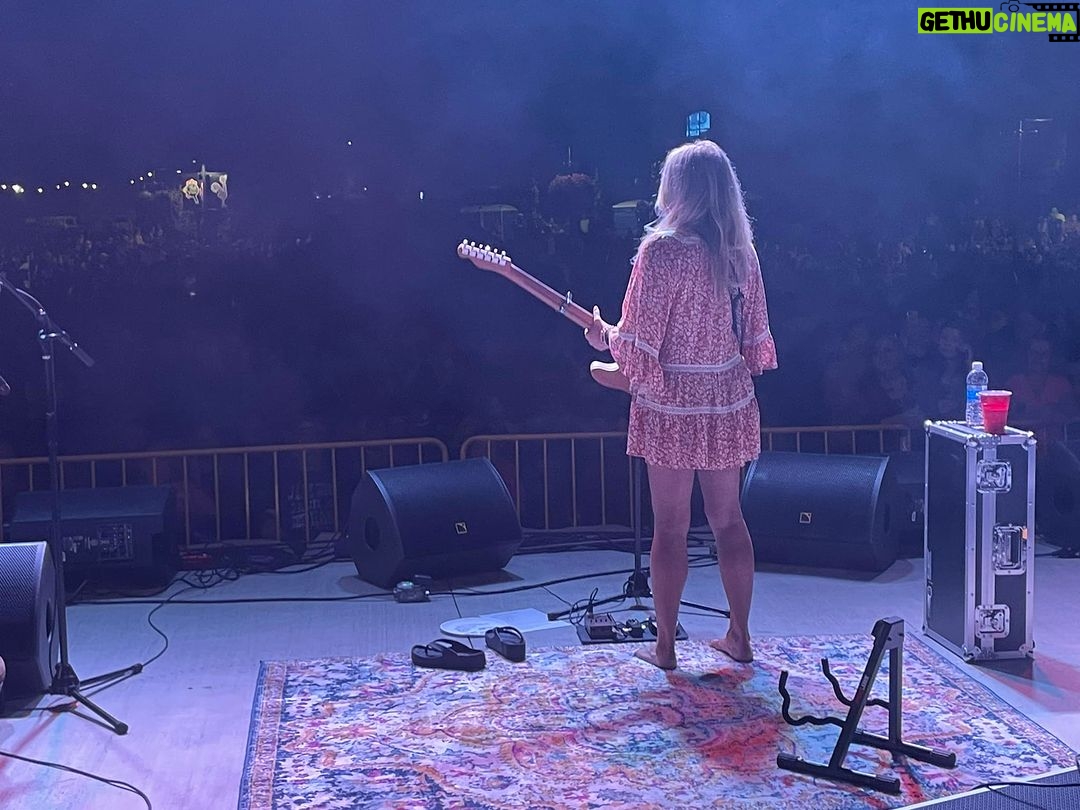 Deana Carter Instagram - Direct from #londonkentucky World Chicken Festival!