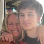 Deana Carter Instagram - HAPPY 19th BIRTHDAY to my Hayes!! 🥳🎉🎂🥳🎉🎂🥳SUCH a Blessing & WOW my life changed for the better when I held you in my arms! You’re my treasure. Go out & CELEBRATE the last year as a teen AND a full blown adult! A special year indeed. I love you!! ❤️ @hayes_hicky