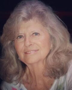 Deana Carter Instagram - Happy 80th Birthday to my beautiful Momma & best buddy. Just look at her!! No one has helped me more, taught me more, or given me more than she has! I love you, my AnnaBanana! ❤️🎂❤️🎂❤️🎂❤️