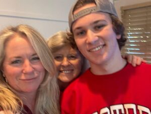 Deana Carter Instagram - HAPPY 19th BIRTHDAY to my Hayes!! 🥳🎉🎂🥳🎉🎂🥳SUCH a Blessing & WOW my life changed for the better when I held you in my arms! You’re my treasure. Go out & CELEBRATE the last year as a teen AND a full blown adult! A special year indeed. I love you!! ❤️ @hayes_hicky