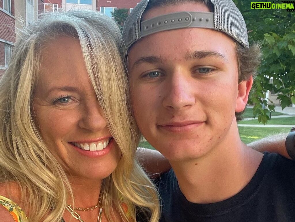 Deana Carter Instagram - HAPPY 19th BIRTHDAY to my Hayes!! 🥳🎉🎂🥳🎉🎂🥳SUCH a Blessing & WOW my life changed for the better when I held you in my arms! You’re my treasure. Go out & CELEBRATE the last year as a teen AND a full blown adult! A special year indeed. I love you!! ❤️ @hayes_hicky