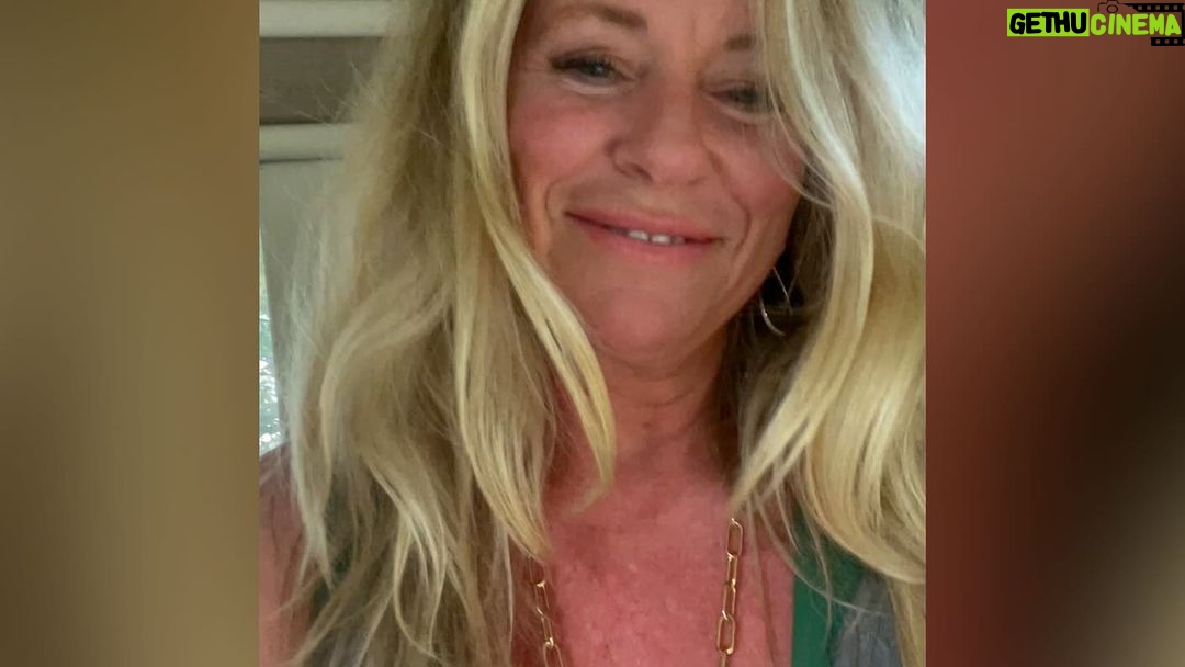 Deana Carter Instagram - When a few treasured days at home include some creative #DIY projects in my new creative space… I’m in my happy place! Anyone with me? 🔨🎨🥰