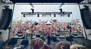 Deana Carter Instagram - THANK YOU Barefoot Country Music Fest & Wildwood, NJ!! 🥰🙏