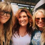 Deana Carter Instagram – Still beaming from being with these hot mamas last night at our @thedevonamp show!! The GIRLS are back in town!! 🙌🏻 @jodeemessina @jamieonealofficial I love you both! 💞🥰💞🥰💞🥰💞🥰💞🥰💞🥰 The Devon Lakeshore Amphitheater