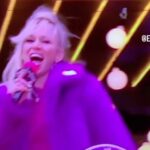 Debbie Gibson Instagram - Thankful for all of YOU ❤️ #TBT to @macys Thanksgiving Day Parade 2019 @nickelodeon Electric Youth ! A treasured memory ! TY @eloiseriddle07 for the clip ! #nyc #thanksgiving #parade #Macysparade Manhattan, New York, USA