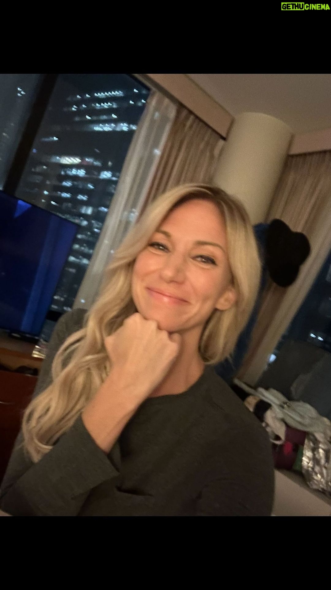 Debbie Gibson Instagram - LIVE from NY… it’s Friday Night ! ❤️🍸 Random useless thoughts that I somehow felt compelled to share in the moment ! 🤷♀️ LOL … ENJOY !!! And the gorgeous hair extensions I keep annoyingly playing with are courtesy of my friends at @hiddencrownhair ! Not a paid endorsement. I just love them! #NYC #friday #fridaynight