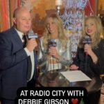 Debbie Gibson Instagram - It’s the most wonderful time of the year! 💚❤️ @debbiegibson and @paulcubbybryant + @thechristinenagy LIVE from @radiocitymusichall 🎁 #1067LiteFMChristmas #LiteFMChristmas Radio City Music Hall