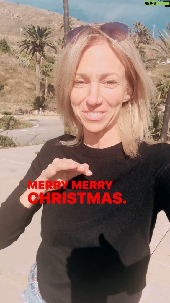 Debbie Gibson Instagram - MERRY CHRISTMAS ❤️🎄 #holidayseason #christmas #community