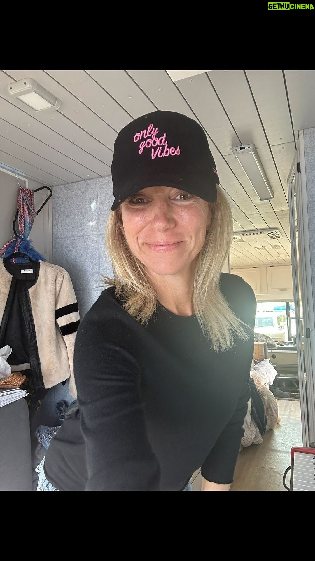 Debbie Gibson Instagram - NamaStaying2gether 🧘🏿♀️🧘♀️🧘🏽♀️ Transitions are uncomfortable … I know !!! I see you! I feel you ! Let’s all feel it together ! I am suddenly feeling renewed from not shying away from intense emotions. Ahhhh… Would love your insights and to hear about your experiences as well ❤️ Sharing some of my personal journey in real time ! Im ready to sing and dance again but I was buried under some dark clouds much of the week. Happens to us all. Sending love this #Sunday and always ! #selfcaresunday #sundaywisdom #sundayvibes
