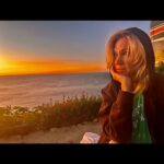 Debbie Gibson Instagram - Up early looking to all things divinely inspired like this piece of music and the sunrise for divine guidance ☀️🎵 🕰️ #friday #fridayvibes #fridayinspiration #somewhereintime #masterpiece #johnbarry #magic #otherworldly