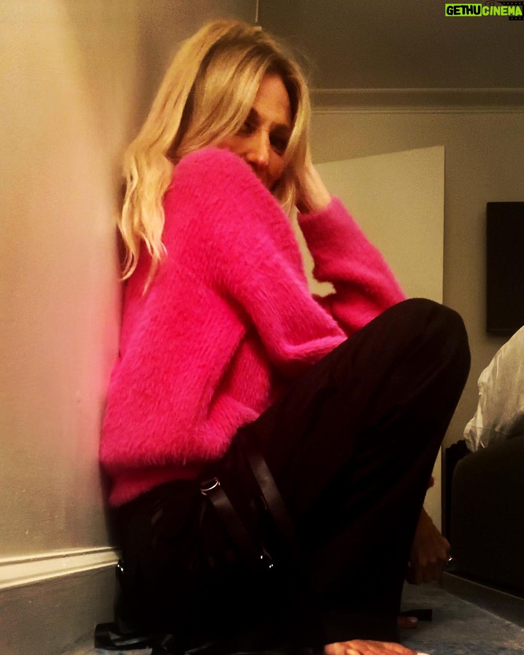 Debbie Gibson Instagram - My favorite pink sweater and me ๐ Post Show Friday Night 12/8 ๐ต Swipe for all the variations on the theme๐ธ #wednesday #wednesdaymotivation #sweater #sweaterweather #stellamccartney Shout out to @Skyla.Ann at @stellamccartney in LV for helping me pick the perfect fit โฆ cute but just baggy enough to feel cozy ! We had FUN finding it ๐ Burbank, California