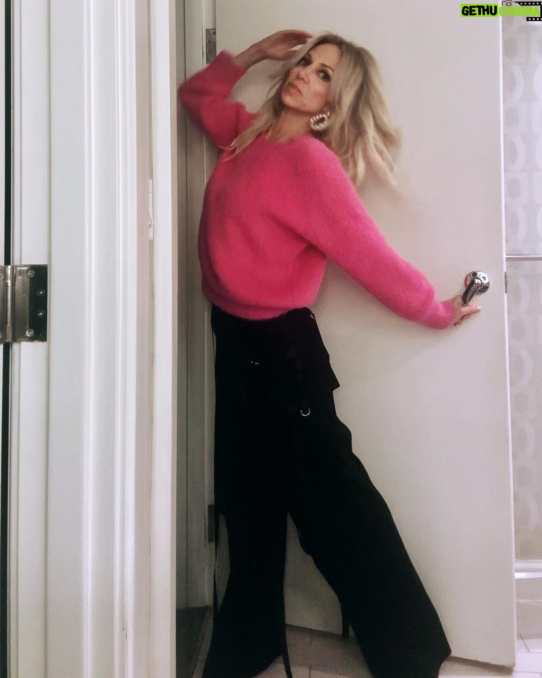 Debbie Gibson Instagram - My favorite pink sweater and me ๐ Post Show Friday Night 12/8 ๐ต Swipe for all the variations on the theme๐ธ #wednesday #wednesdaymotivation #sweater #sweaterweather #stellamccartney Shout out to @Skyla.Ann at @stellamccartney in LV for helping me pick the perfect fit โฆ cute but just baggy enough to feel cozy ! We had FUN finding it ๐ Burbank, California