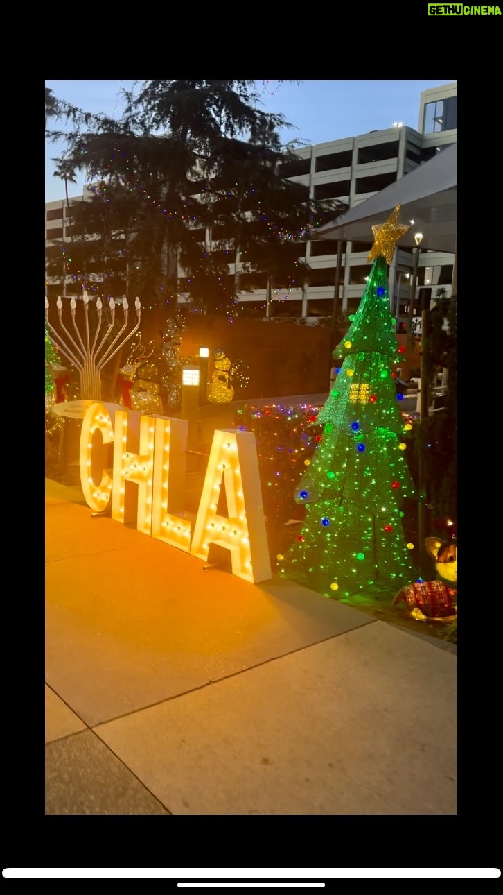 Debbie Gibson Instagram - Soundchecking last night in my at @childrensla 🦋 Tree Lighting with @michaelorland on 🎹 ❤️ TY @beckyblythgoe and @krislythgoe for the invite and especially to my incredibly generous team @bookendbaldies @arielbellvalaire @rondagrinds @blackbeardatl @coallier_entertainment and @alejopicca for jumping off a cross country flight to bring smiles to the faces of the children and their families and staff at the LA Children’s Hospital ! More to come from this magical event and see you tonite for the first of 3 at @bourbonroomhollywood 🎹🤍🌲🕎 #joy #children #nurses #doctors #hospital Los Angeles, California
