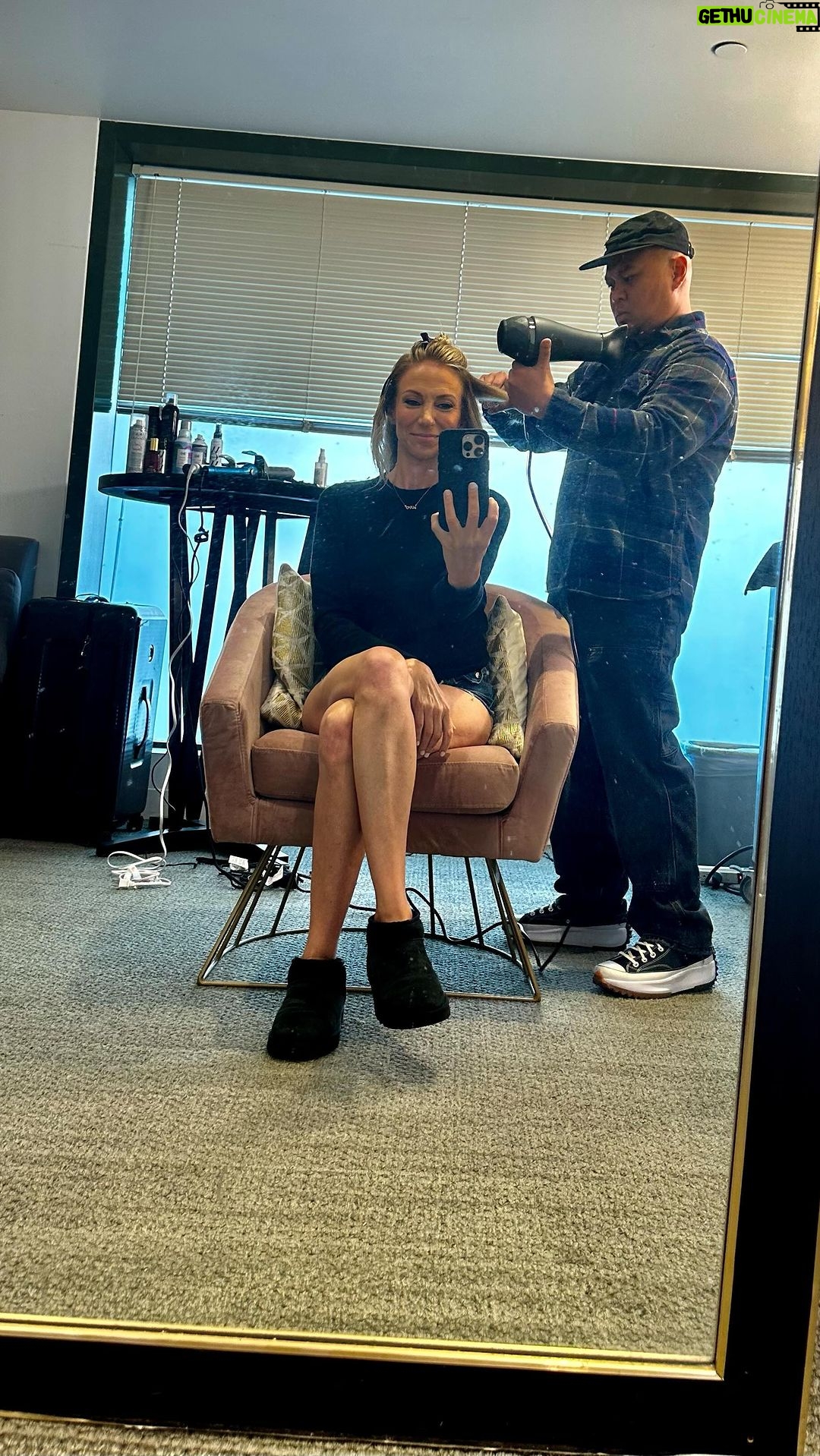 Debbie Gibson Instagram - I basically never stop singing and I love @trishayearwood so so much onstage and off !!! Fun to rediscover this classic. The song indeed does always remember when ! In the dressing room at @enews Stay tuned for details ! Happy Wednesday !!! š¤ Glam @markquirimit #women #womeninmusic #womancrushwednesday Universal Studios Hollywood