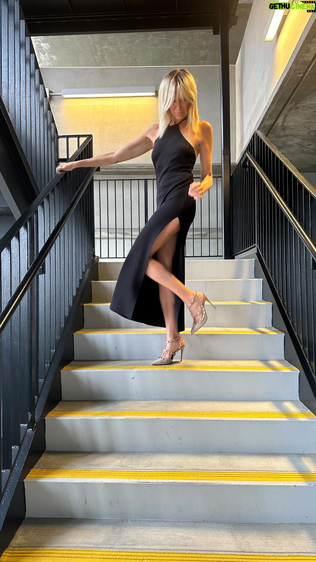 Debbie Gibson - 32.4K Likes - 🖤COME CHECK THIS🖤
Full recap on press day later but for now …
Cheers to the weekend everyone 🍸
Dress : @simonmillerusa
Jacket : @dolcegabbana
Shoes : @louboutinworld
#friday #friyay #weekendvibes