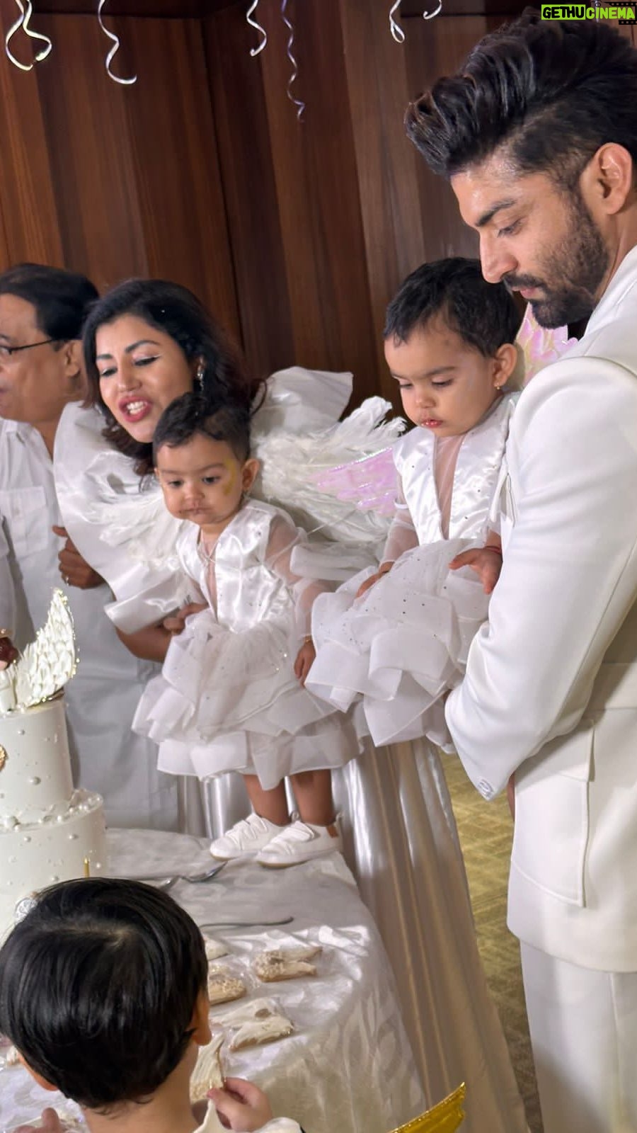 Debina Bonnerjee Instagram - Happy birthday to my darling. My divisha @divishaadiva . Outfit details - Divisha & Lianna : @firstlittlesmileindia Gurmeet & Debina : @shilpsaxena . . #HappyBirthday #Celebrations
