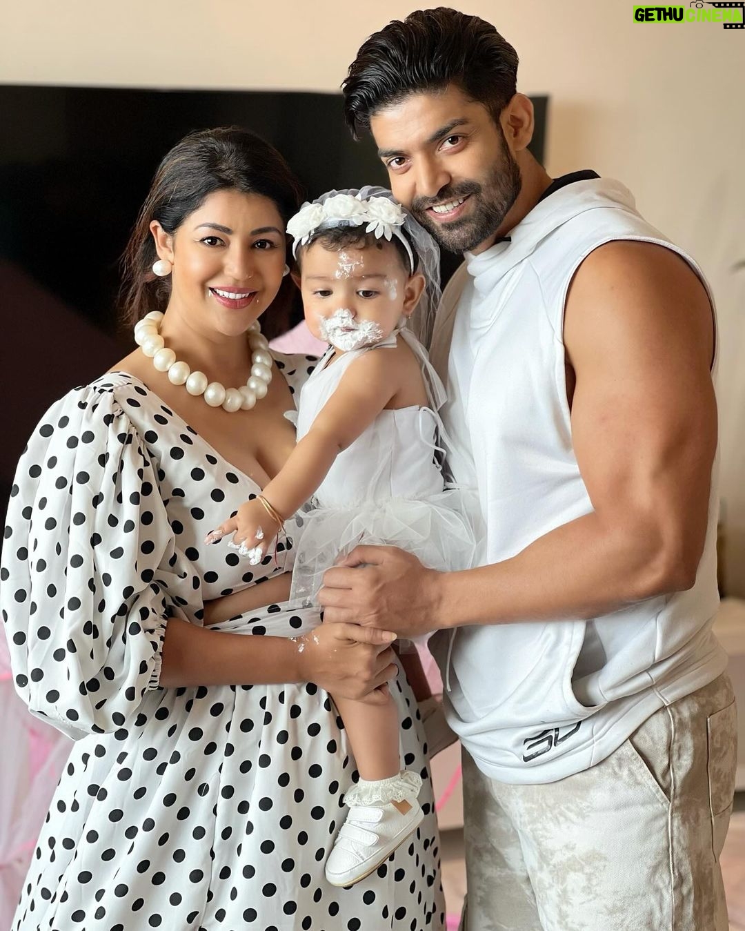 Debina Bonnerjee Instagram - Our little miracle is one today 🥹🫠❤️❤️❤️ Happy Birthday my @divishaadiva you complete us 🧿 . My Outfit : @belavous Divisha’s Outfit : @shilpsaxena . . . . #DivishaTurnsOne #HappyBirthday