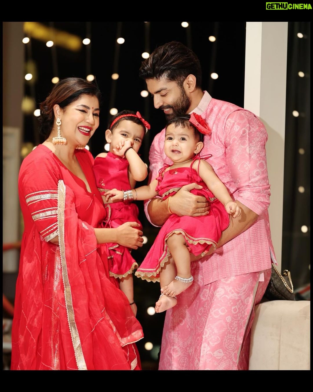 Debina Bonnerjee Instagram - When the whole family is in town it’s indeed a very Happy Diwali ✨❤️ Wishing you all love, light and happiness always 🥰 . . Debina wearing @aachho Gurmeet wearing @saundhindia Babies wearing @monkandmei @meizuluxury . . #HappyDiwali #Family #BetterTogether