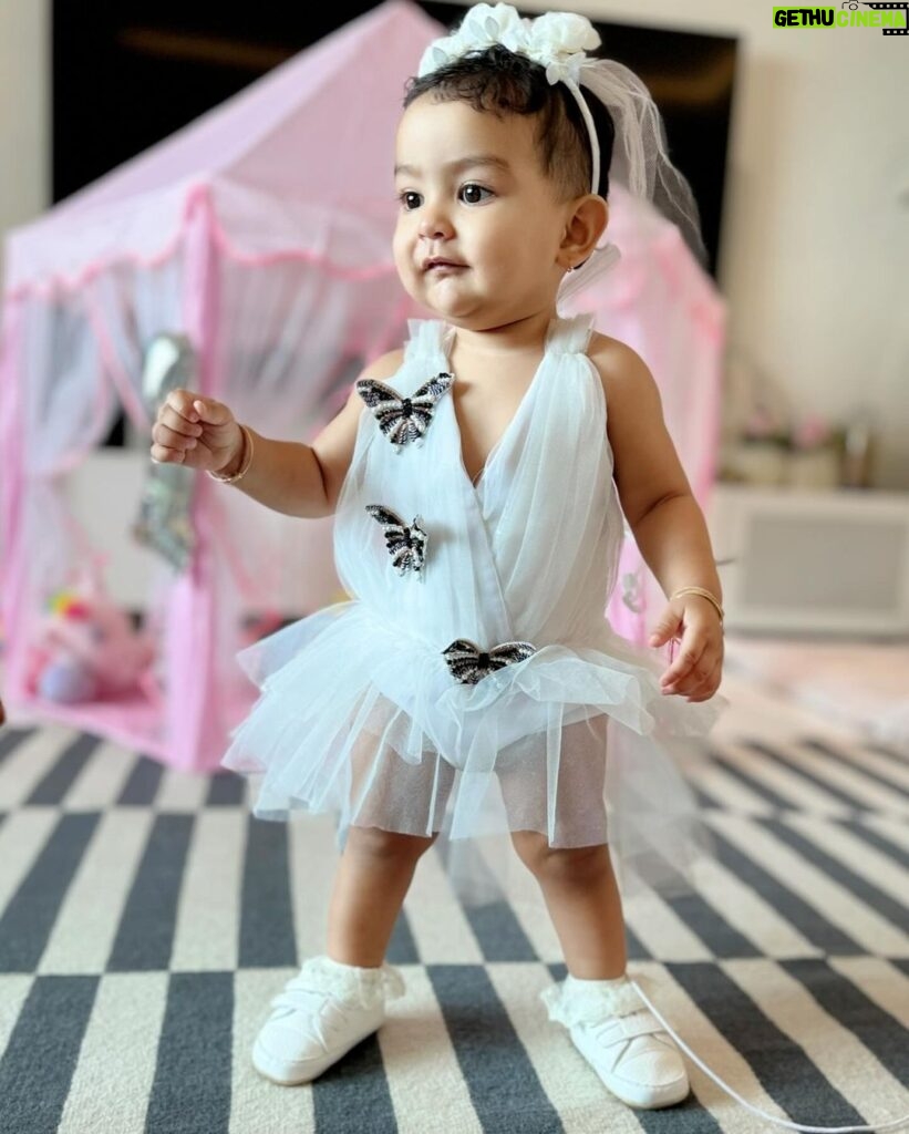 Debina Bonnerjee Instagram - Our little miracle is one today 🥹🫠❤️❤️❤️ Happy Birthday my @divishaadiva you complete us 🧿 . My Outfit : @belavous Divisha’s Outfit : @shilpsaxena . . . . #DivishaTurnsOne #HappyBirthday