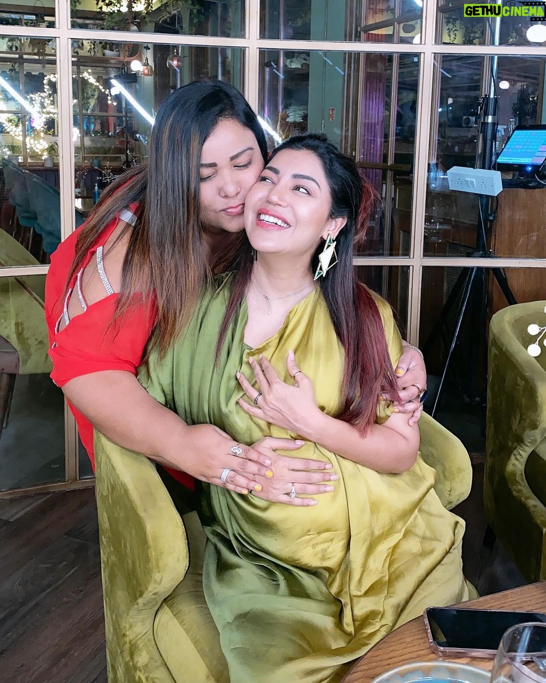 Debina Bonnerjee Instagram - Happy birthday jeevi… . Thanku for being you … the infinite dots …. Are just sentences which I wrote and deleted cos words fall short for what you are to me and to USS. . I love you girl. 🩷❤️🩷❤️🩷❤️ To endless memories ♾️ . @jeevitaoberoi #happybirthday