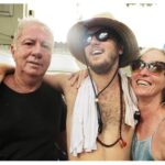 Deborah Colker Instagram - Hoje é dia de agradecer! Por mais um ano de vida e por todos que amo tão intensamente - meus netos Theo, Alice, Rafael e Lis, que trouxeram um significado maior pra minha existência, meus filhos Clara e Miguel, meu marido Toni, meu parceiro de vida e trabalho João Elias, meu genro Peu, pai de Theo e Lis, minha nora a querida portuguesa Maria, meus irmãos Flávio e Marcelo, minhas cunhadas Tia Andreia e Adoreia, Bento, filho de Toni, sobrinhos, tantos amigos especiais que participam das minhas dores e alegrias, e tantos, tantos bailarinos que transformam a minha vida em dança❤️ E que venha a Cura, a Cura de tudo!