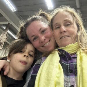 Deborah Colker Instagram - Hoje é dia de agradecer! Por mais um ano de vida e por todos que amo tão intensamente - meus netos Theo, Alice, Rafael e Lis, que trouxeram um significado maior pra minha existência, meus filhos Clara e Miguel, meu marido Toni, meu parceiro de vida e trabalho João Elias,  meu genro Peu, pai de Theo e Lis, minha nora a querida portuguesa Maria, meus irmãos Flávio e Marcelo, minhas cunhadas Tia Andreia e Adoreia, Bento, filho de Toni, sobrinhos, tantos amigos especiais que participam das minhas dores e alegrias, e tantos, tantos bailarinos que transformam a minha vida em dança❤️

E que venha a Cura, a Cura de tudo!