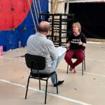 Deborah Colker Instagram - E hoje nossa sede se transformou no studio de gravação pra @rtppt Muito importante termos a chance nos comunicar com Portugal para falar um pouco mais sobre a essência de Cão Sem Plumas! Obrigada RTP. Estaremos em Lisboa com Cão Sem Plumas nos dias 21, 22 e 23 de novembro, no Teatro Tivoli BBVA. #DeborahColker #rtppt #rtp #CãoSemPlumas #CãoSemPlumasemLisboa #CiaDeborahColker #DançaContemporânea