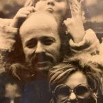 Deborah Colker Instagram - Nesse 12 de outubro, é lindo poder homenagear a infância através da minha família🤍
