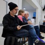Deborah Colker Instagram - Um papo hoje super importante durante esse processo de montagem de uma nova obra sobre iluminação, cenário e som com o @gringocardia (cenografia), @betobruel (iluminação) e @ale_elias (diretor musical), para Sagração, novo espetáculo da companhia que estreia em 2024! #DeborahColker #CiaDeborahColker #Sagração