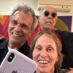 Deborah Colker Instagram – Farra no camarim com Jards Macalé, Toni Platao e Arnaldo Brandão.

#amigos #rj