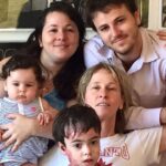 Deborah Colker Instagram - Nesse 12 de outubro, é lindo poder homenagear a infância através da minha família🤍