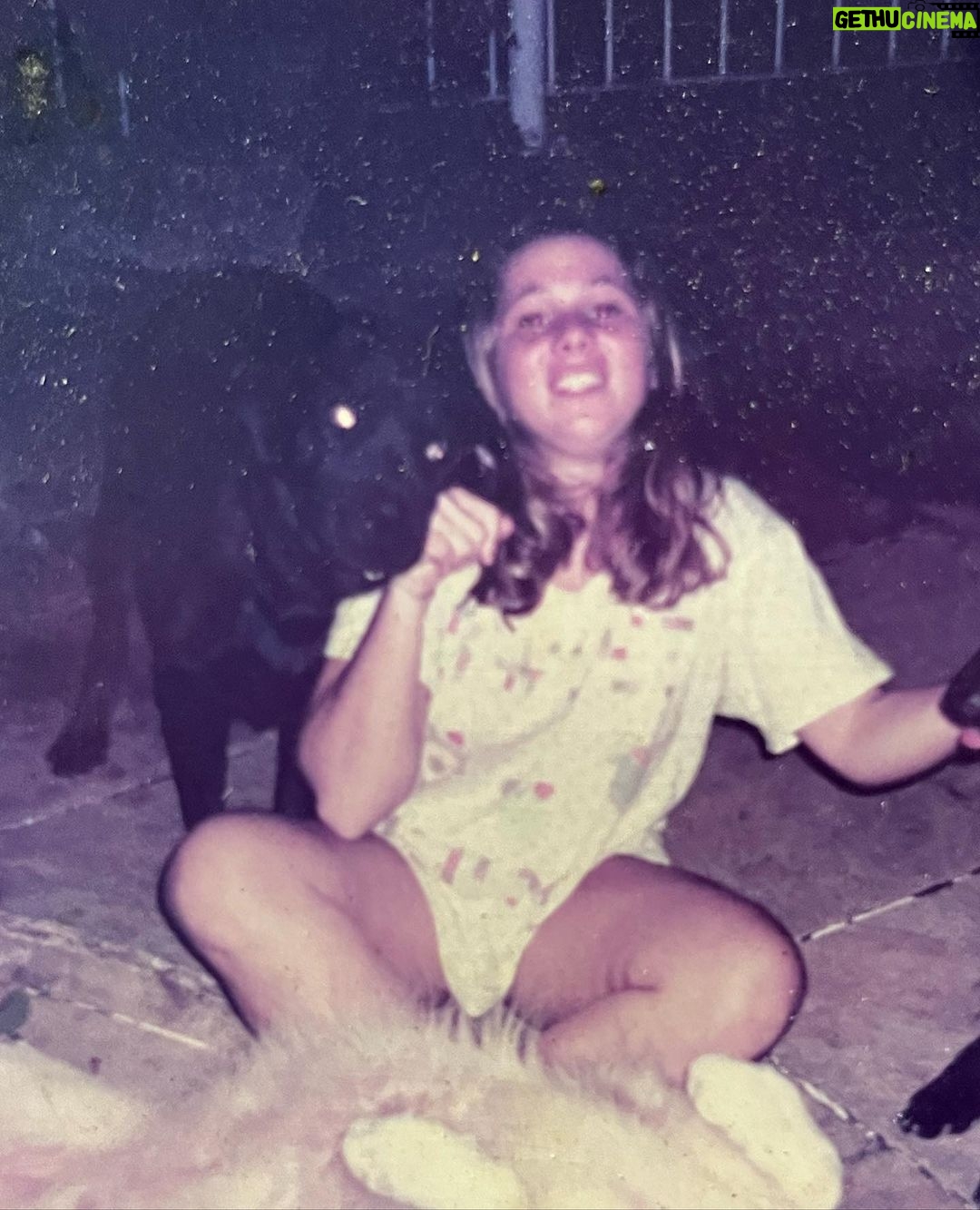 Deborah Colker Instagram - Nesse 12 de outubro, é lindo poder homenagear a infância através da minha família🤍