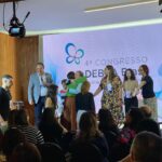 Deborah Colker Instagram – Nesse final de semana, tive a alegria de participar do 4º Congresso Debra Brasil para compartilhar pesquisas, experiências e descobertas sobre Epidermólise Bolhosa. É muito gratificante poder integrar essas conversas tão importantes, que trazem luz à EB e também mostram a paixão pela missão de buscar diferentes formas de cura. 

#congressodebrabrasil #EB #debrabrasil #epidermolisebolhosa #congressoeb #cuidadoscomeb #avançosnasaúde
