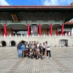Deborah Colker Instagram – Experiência incrível de trocar culturas, estar nesse teatro incrível e levar a CURA do que não tem cura para Taiwan❤️
Hoje foi o primeiro espetáculo no Taipei National Theater, e agora vamos para mais dois espetáculos💪
#cura #ciadeborahcolker #deborahcolker #curaemtaiwan Taipei, Taiwan
