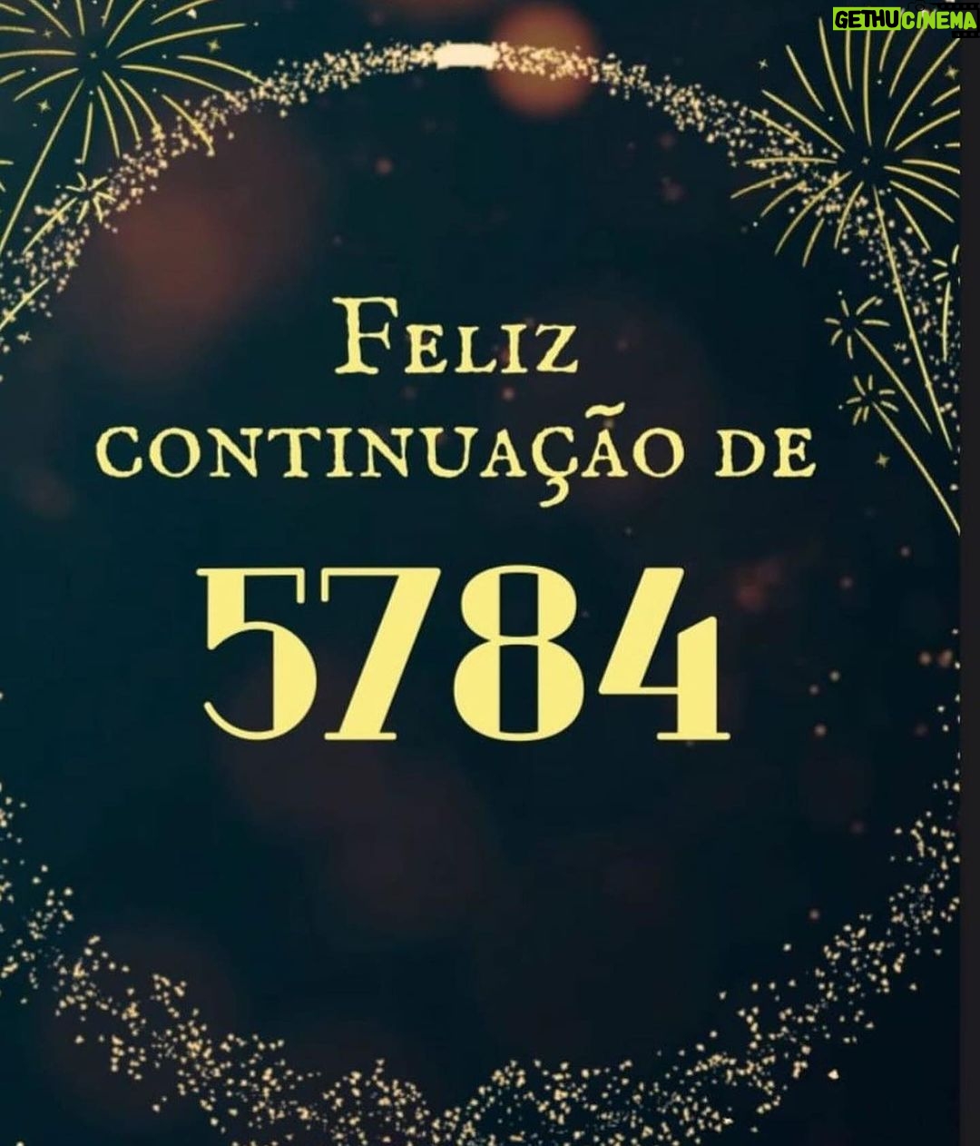 Deborah Colker Instagram - Vida que segue, mais um, que seja bom❤️