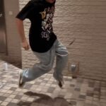 DeeGor Ho Instagram – ［如何正確做 SlickBack 教學小貼士］
let me teach you guys slickback dance with easy tips*

#記得睇到最後
#呢個貼士好實用
#真人真事
#本身唔係想咁拍