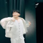 DeeGor Ho Instagram – 上個post話做fashion嘢
大家都建議（圖3）係比較好
所以我影咗一系列（圖3）fashion嘢俾大家

不過我諗圖9就一定有fashion嘢（如果係真）😀
———————————————————————
Vest & pant @mm6maisonmargiela
Shoes @louboutinworld 
Outer tailormade by @shukit119 
@pipa.creative #PIPAstyling

Makeup: @yumicheung7 
Hair @harris_lai

#個獎緊係mirror㗎啦仲有邊個會肯俾我拎嚟玩😂
