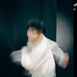 DeeGor Ho Instagram – 上個post話做fashion嘢
大家都建議（圖3）係比較好
所以我影咗一系列（圖3）fashion嘢俾大家

不過我諗圖9就一定有fashion嘢（如果係真）😀
———————————————————————
Vest & pant @mm6maisonmargiela
Shoes @louboutinworld 
Outer tailormade by @shukit119 
@pipa.creative #PIPAstyling

Makeup: @yumicheung7 
Hair @harris_lai

#個獎緊係mirror㗎啦仲有邊個會肯俾我拎嚟玩😂
