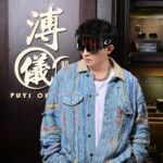 DeeGor Ho Instagram – 太陽眼鏡係我生活必需品🤪限量款真係要搶‼️
———————————————————————
Oakley同街頭時尚教父藤原浩嘅第七次合作🤝🏻，推出Oakley X FRAGMENT 2023秋冬系列🕶，鍾意潮流新品嘅我又點會錯過呀？！

限量版Fragment X Oakley融合頂尖技術同 藤原浩 嘅極簡美學時尚設計，帶嚟無與倫比嘅視覺享受💯！

全球限量Mars 係歷史上最具顛覆性嘅設計，皮革鏡採用同製造火箭🚀引擎所用金屬零件相同嘅尖端技術，將科學同藝術完美結合。

同場加映專為滑雪登峰而設計嘅Oakley Line Miner 溥儀眼鏡獨家色系🥽，貼合臉型同時提供極緻嘅週邊視覺！

以上三個系列均由Puyi Optical 溥儀眼鏡獨家發售📣

#Oakley #Oakleyhk #PuyiOptical #溥儀眼鏡 #Fragment #SutroVented #SutroLiteSweep #OakleyMars #LineMiner @PuyiOptical