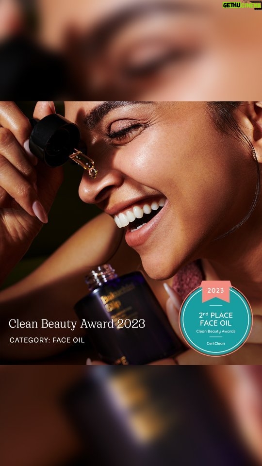 Deepika Padukone Instagram - During the winter, our face's sebaceous glands produce less oil, leading to drier skin. Enriched with Squalane, Bakuchiol Slip provides intense hydration to the skin, keeping it soft and supple, even in dry and cold winter air. Shop the Award Winning Bakuchiol Slip, exclusively on 82e.com. Link in bio. #82e #BakuchiolSlip #Hydrate #Winter