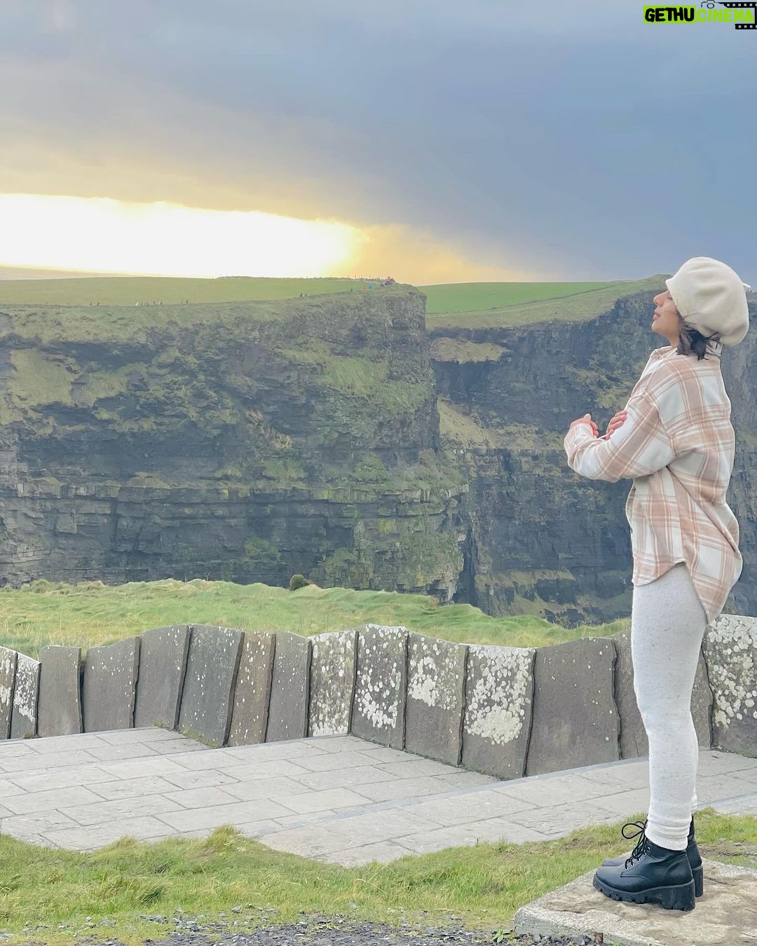 Delna Davis Instagram - Opening a new chapter in the book of life #2024 Cliffs of Moher, Ireland