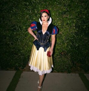 Demi Lovato Instagram - My favorite time of the year.. Happy Halloween 👻🎃