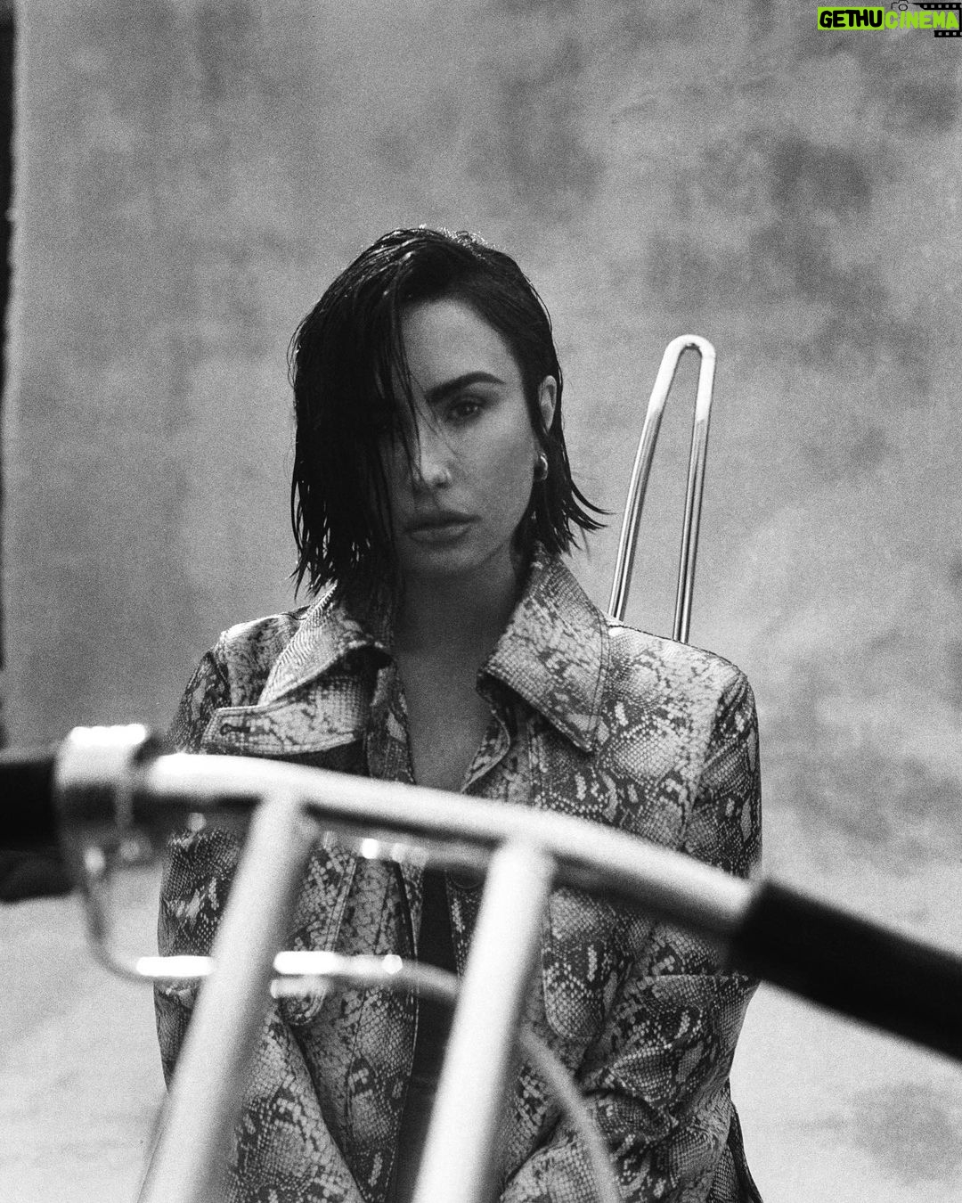 Demi Lovato Instagram - InStyle Mexico September 2023 issue 💛 . @instylemexico Photographer: @instamaxmonty Stylist: @paulinazas Makeup: @etienneortega Hair: @cesar4styles Production: @hyperion.la